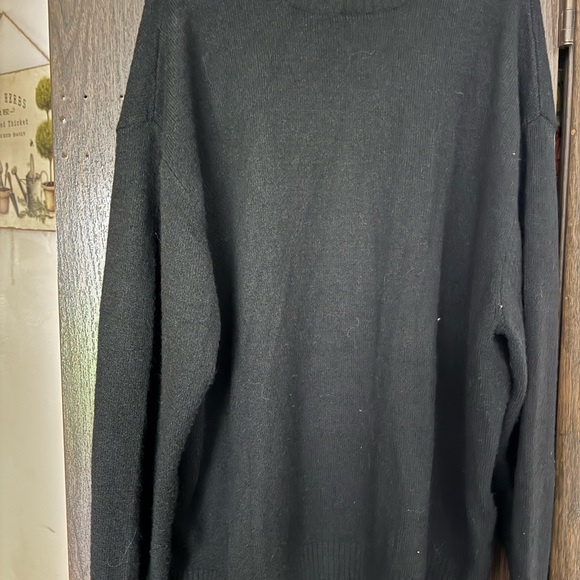 Black Love Sweater from torrid, worn once… too big - Picture 4 of 4